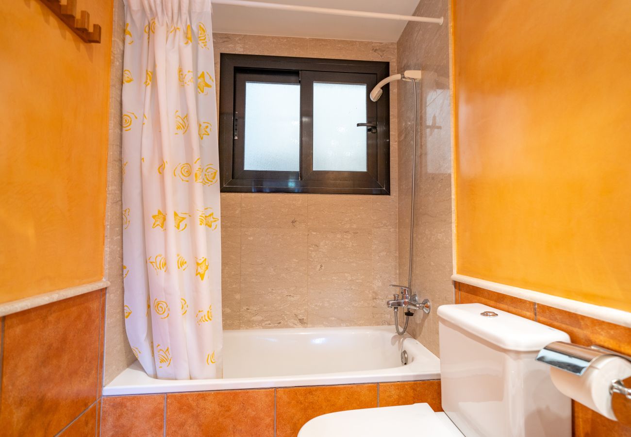 Apartment in Pineda de Mar - HomeHolidaysRentals Adara - Costa Barcelona