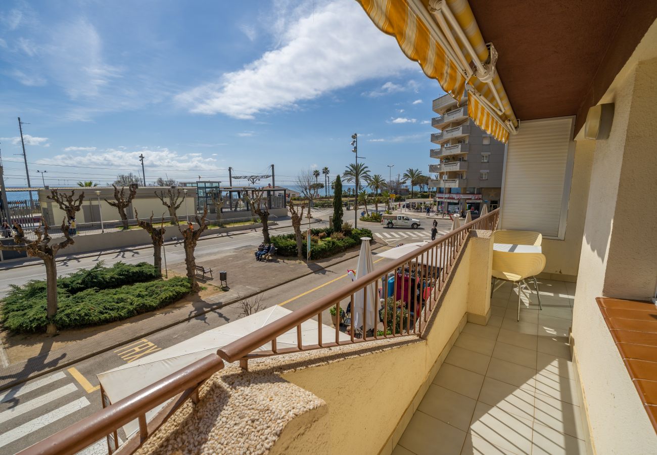 Apartment in Pineda de Mar - HomeHolidaysRentals Destan - Costa Barcelona