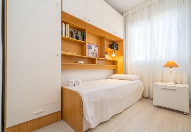 Apartment in Pineda de Mar - HomeHolidaysRentals Bluemar-Costa Barcelona