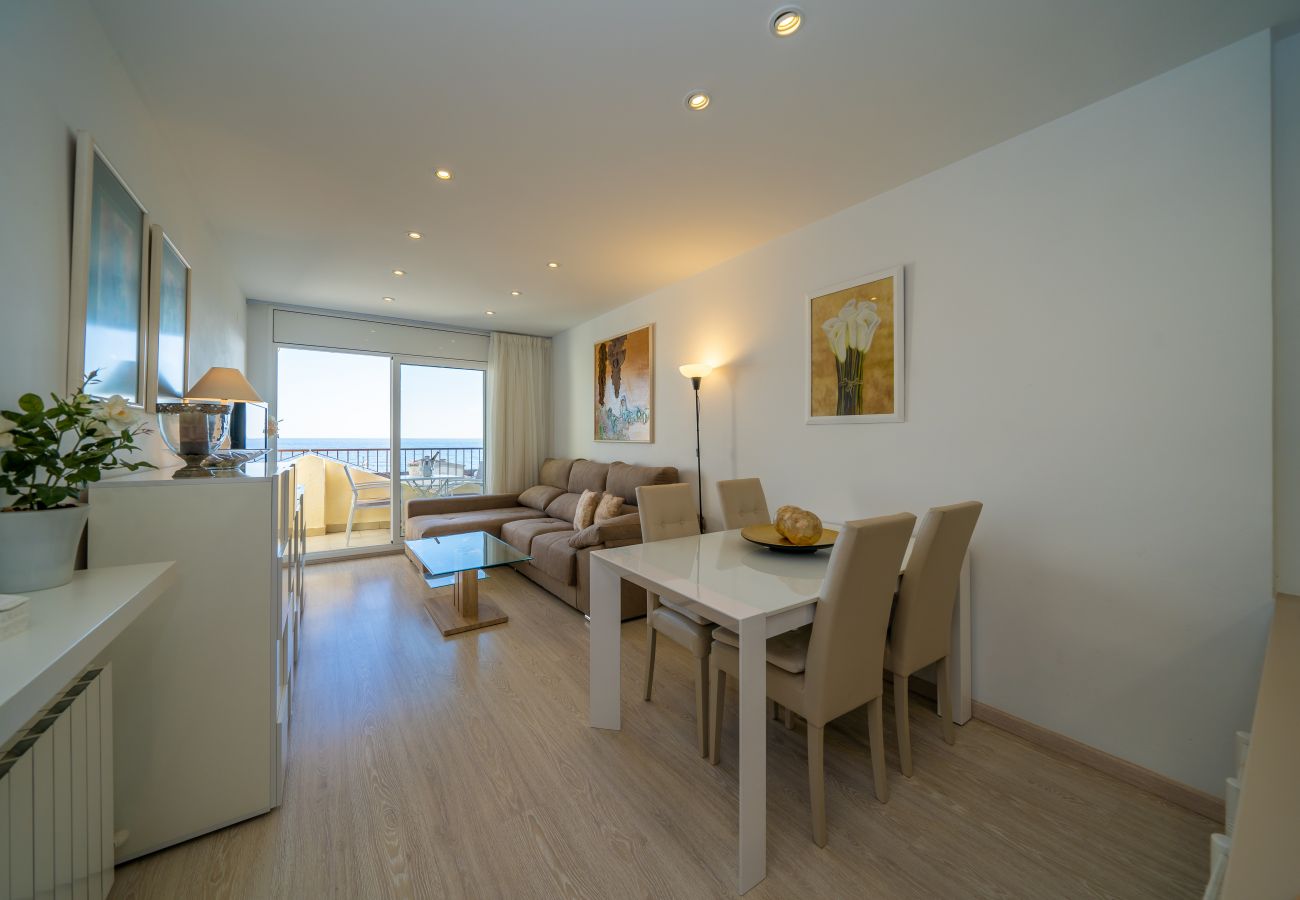 Apartment in Pineda de Mar - HomeHolidaysRentals Bluemar-Costa Barcelona
