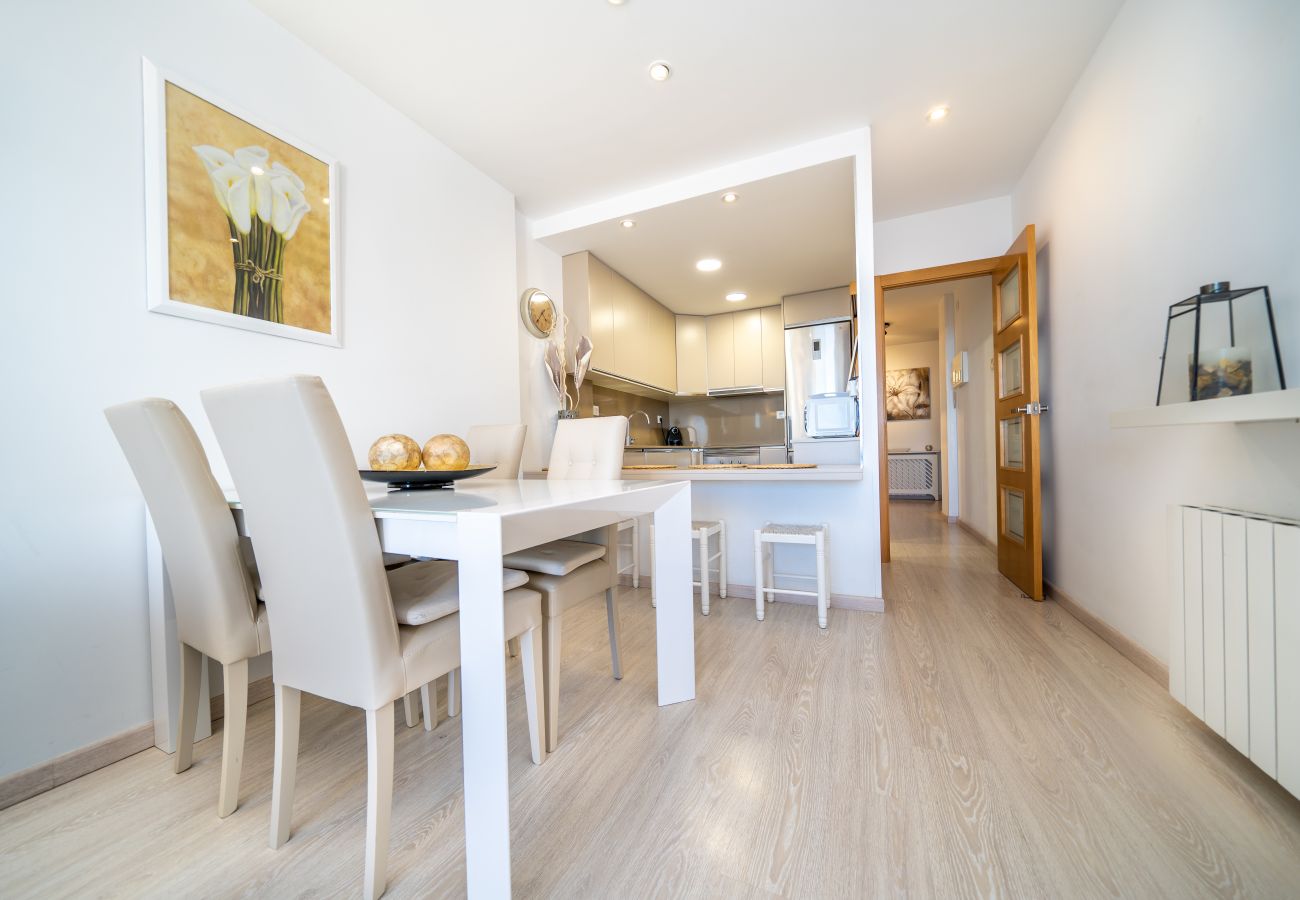 Apartment in Pineda de Mar - HomeHolidaysRentals Bluemar-Costa Barcelona
