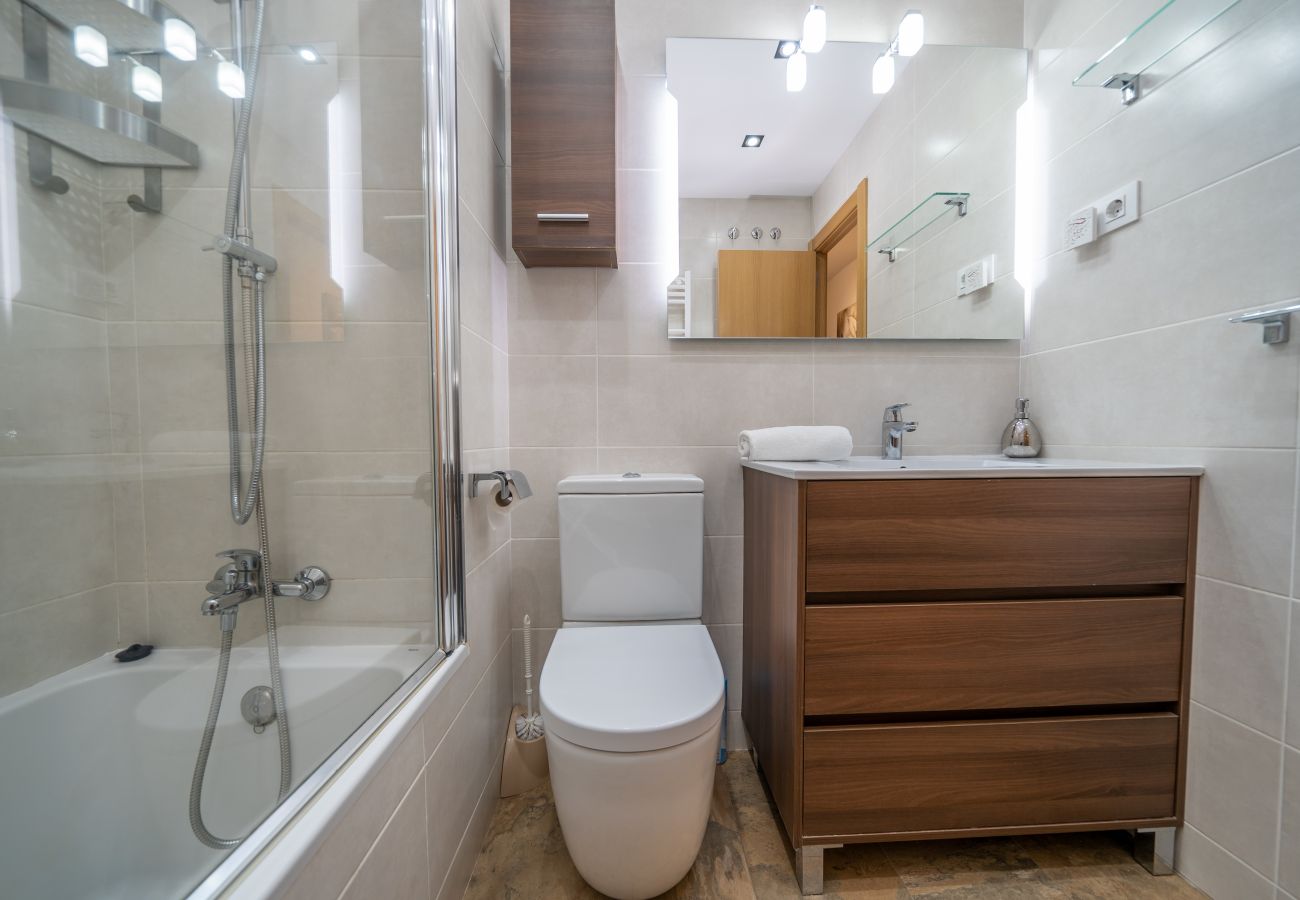 Apartment in Pineda de Mar - HomeHolidaysRentals Bluemar-Costa Barcelona