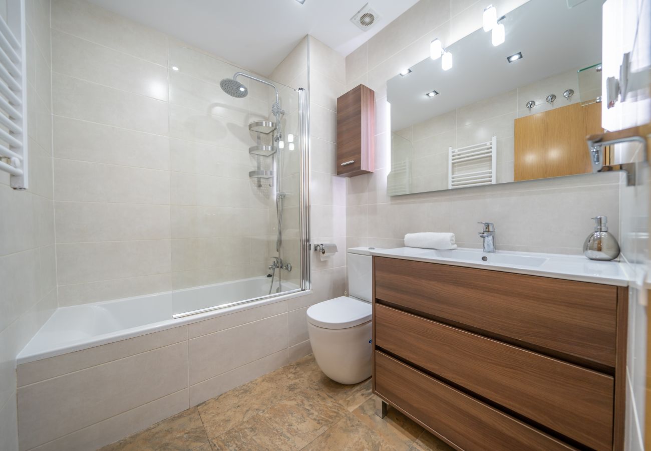 Apartment in Pineda de Mar - HomeHolidaysRentals Bluemar-Costa Barcelona