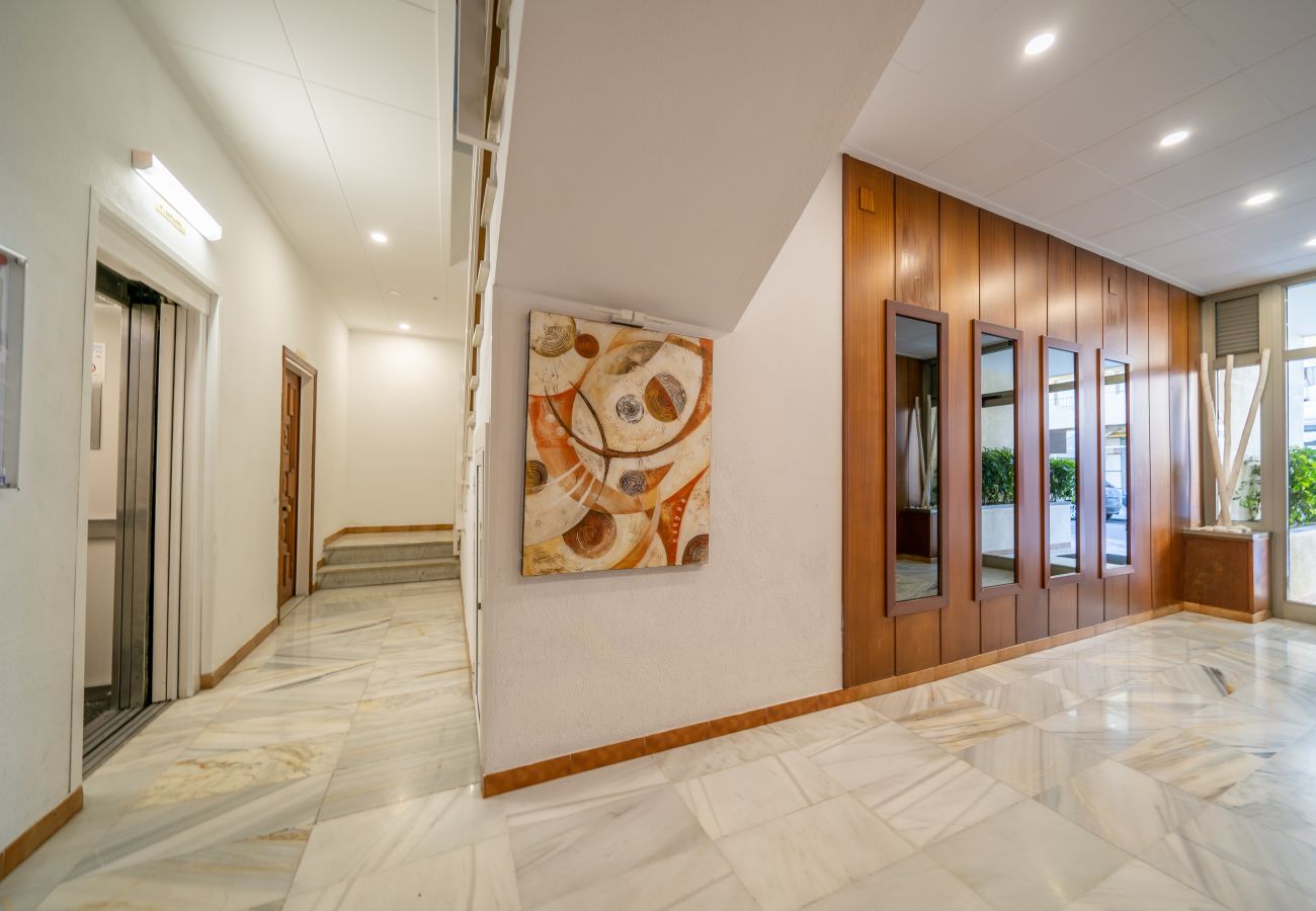 Apartment in Pineda de Mar - HomeHolidaysRentals Bluemar-Costa Barcelona