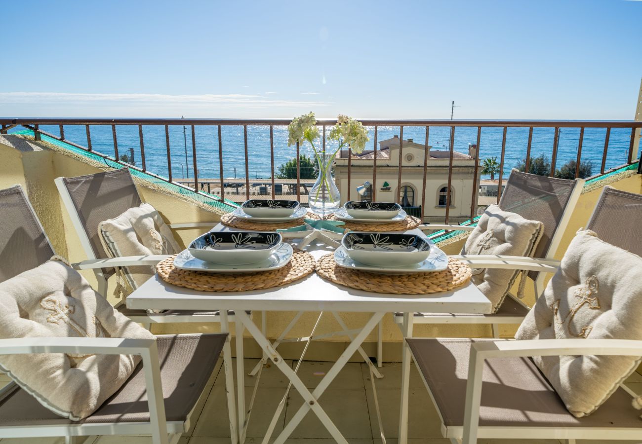 Apartment in Pineda de Mar - HomeHolidaysRentals Bluemar-Costa Barcelona