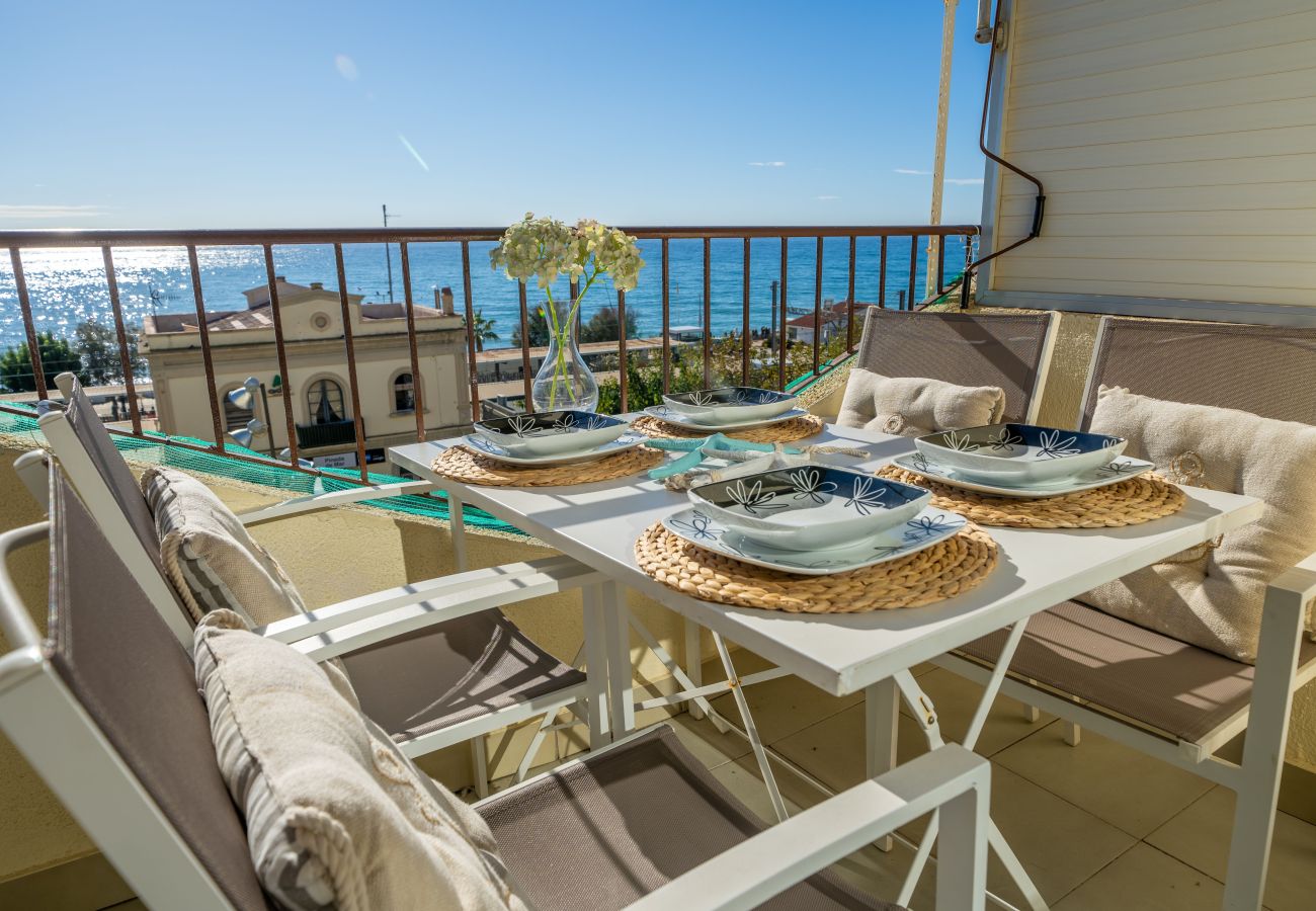 Apartment in Pineda de Mar - HomeHolidaysRentals Bluemar-Costa Barcelona