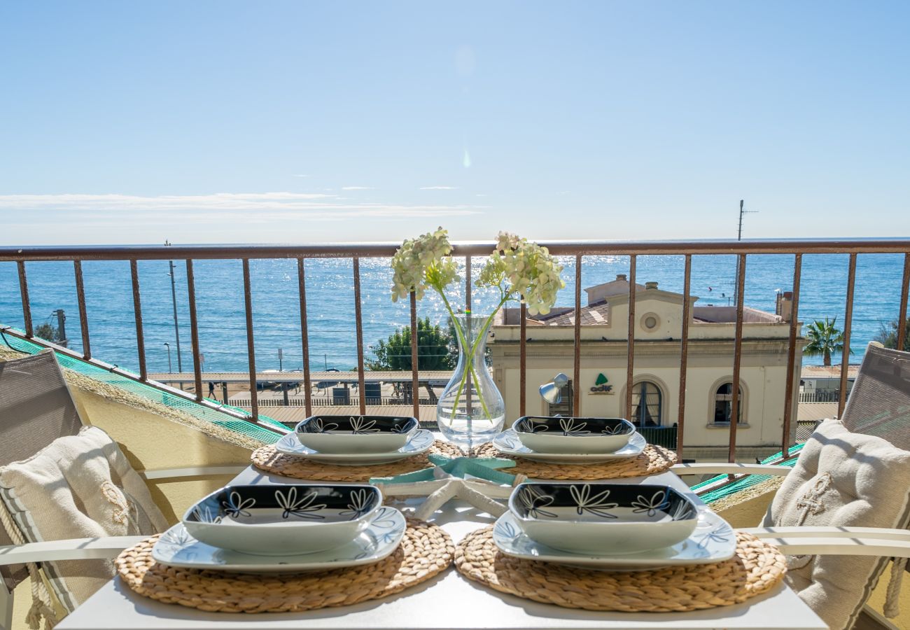 Apartment in Pineda de Mar - HomeHolidaysRentals Bluemar-Costa Barcelona
