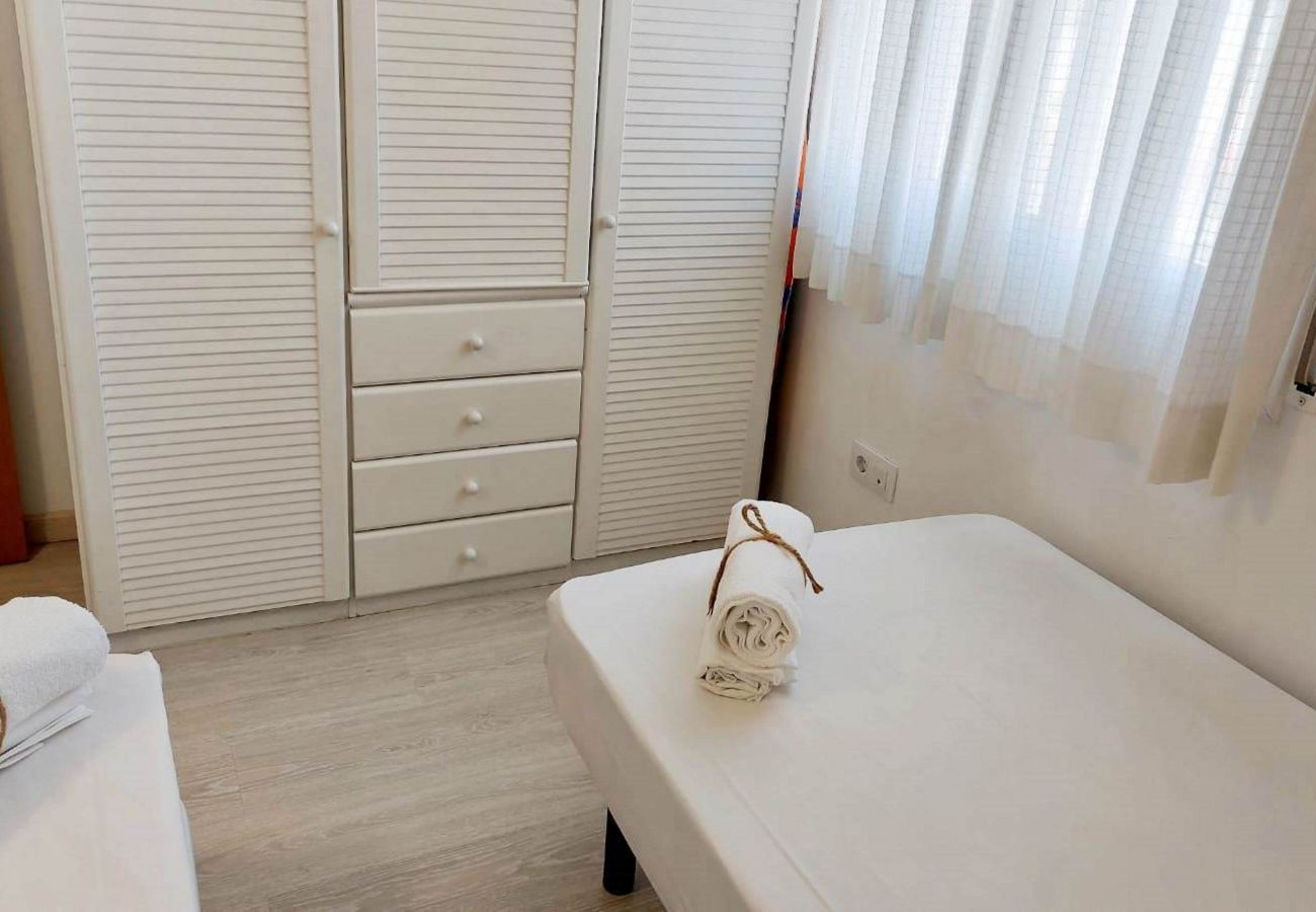 Apartment in Pineda de Mar - HomeHolidaysRentals Bluemar-Costa Barcelona