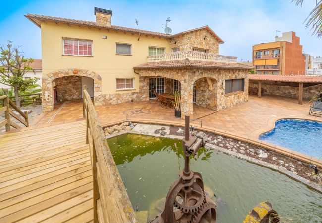 Villa in Blanes - HomeHolidaysRentals Romeo - Costa Brava