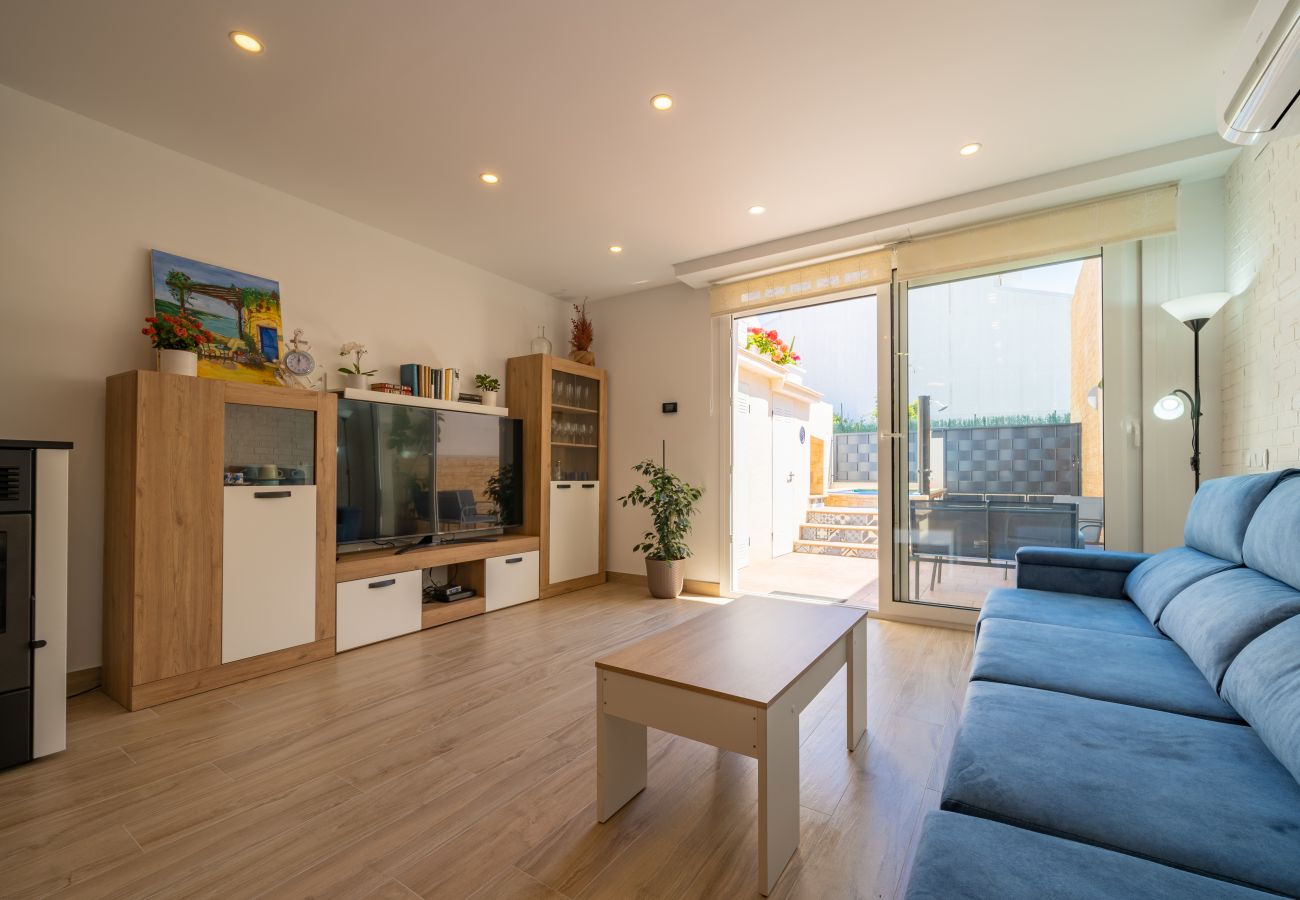 Townhouse in Pineda de Mar - HomeHolidaysRentals Benoit - Costa Barcelona