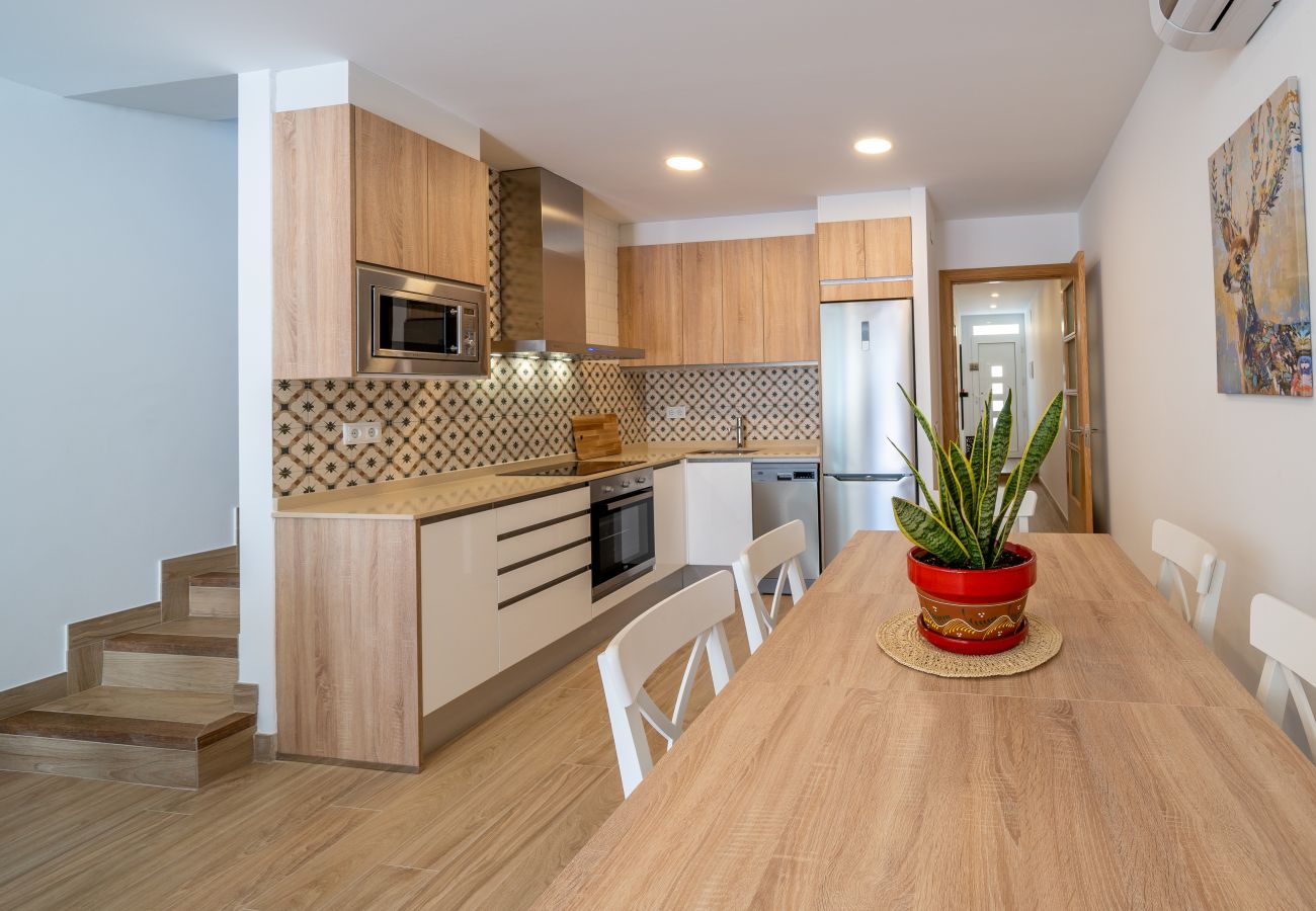 Townhouse in Pineda de Mar - HomeHolidaysRentals Benoit - Costa Barcelona