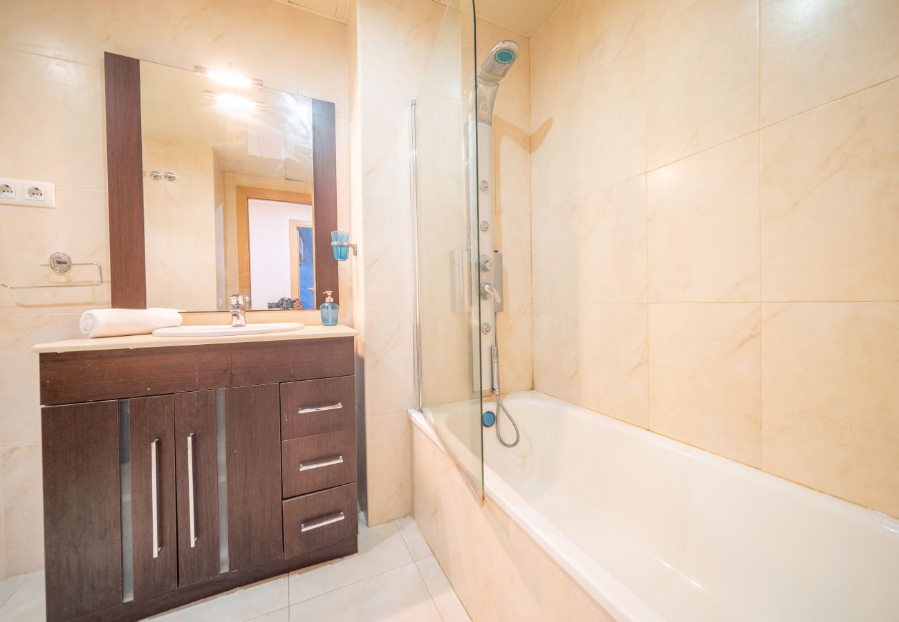 Apartment in Pineda de Mar - HomeHolidaysRentals Milos - Costa Barcelona