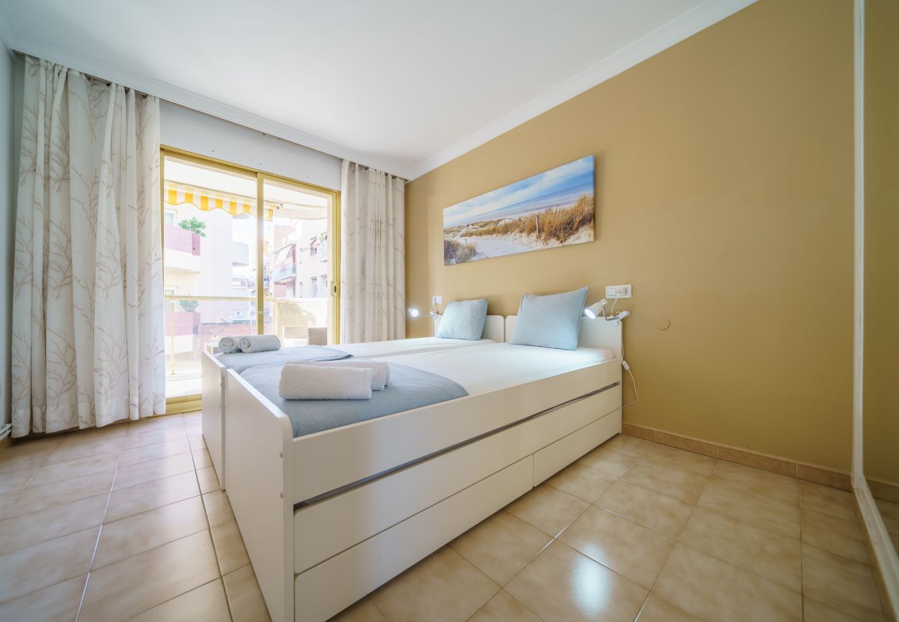 Apartment in Pineda de Mar - HomeHolidaysRentals Liberty - Costa Barcelona