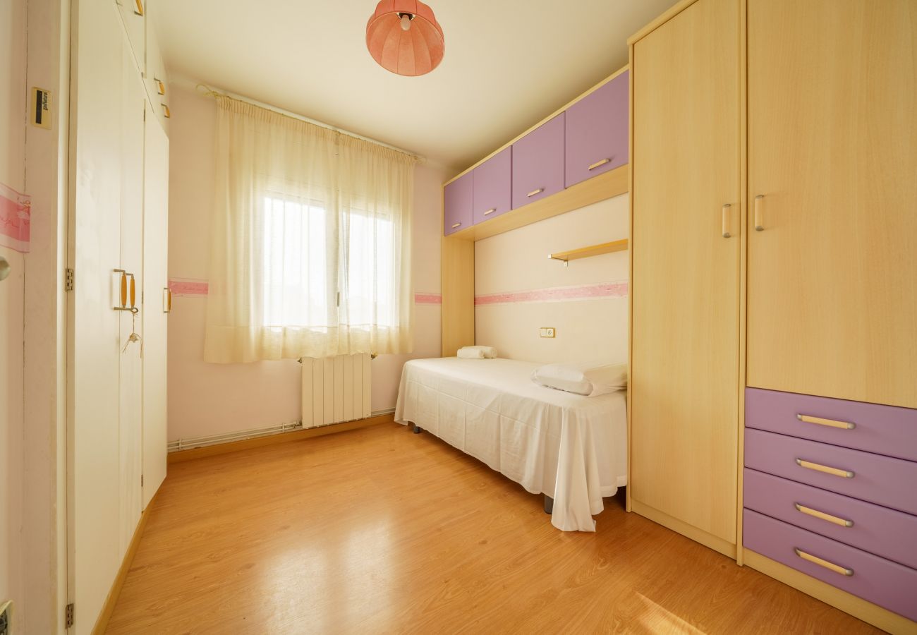 Apartment in Pineda de Mar - HomeHolidaysRentals Snow - Costa Barcelona