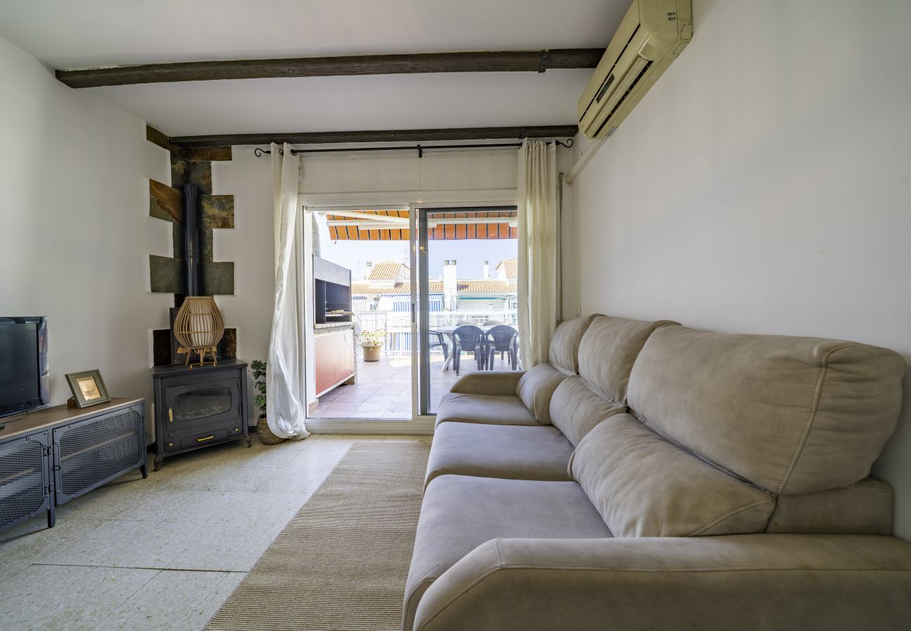 Apartment in Pineda de Mar - HomeHolidaysRentals Elimar - Costa Barcelona