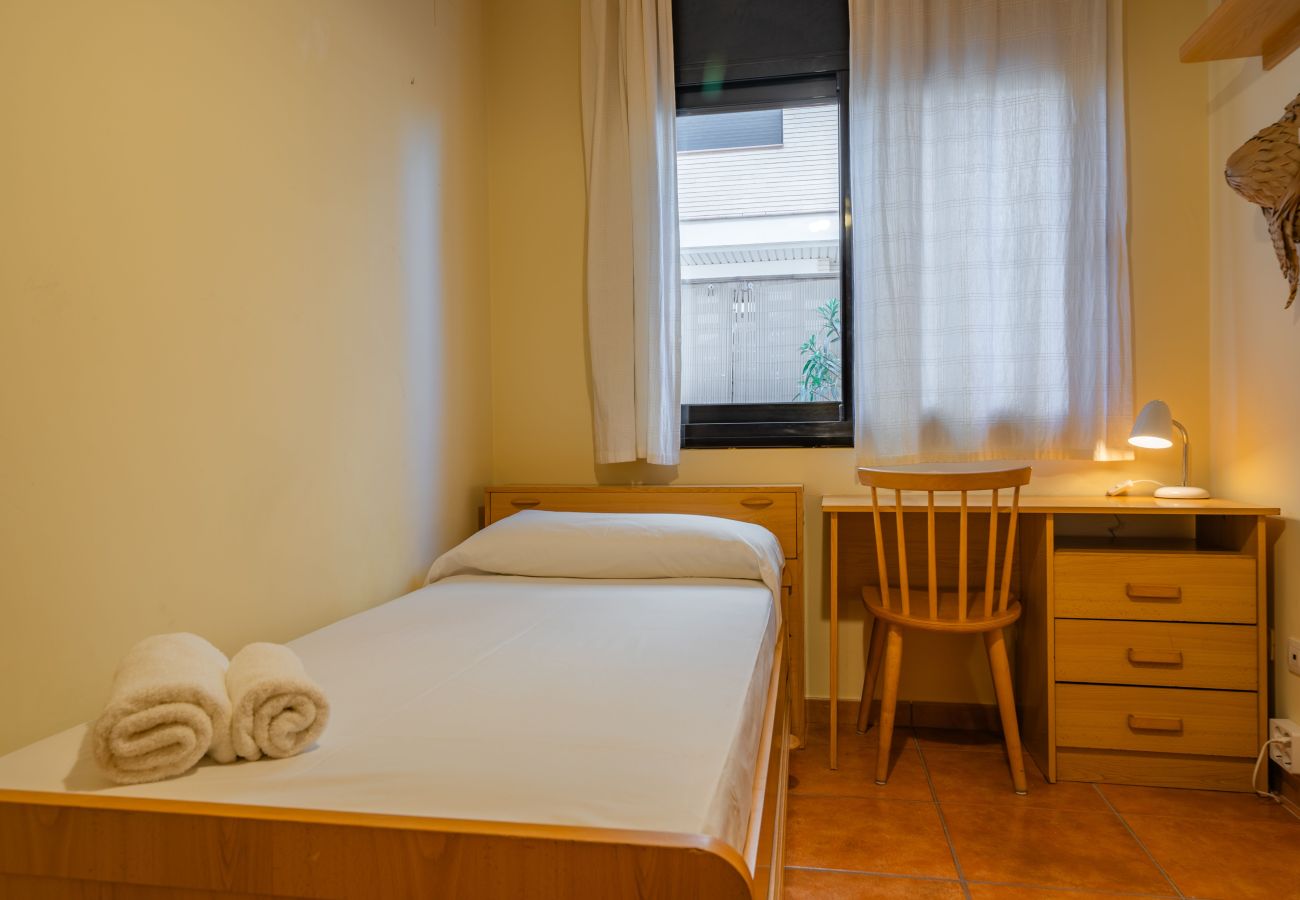 Apartment in Pineda de Mar - HomeHolidaysRentals Fortuny - Costa Barcelona