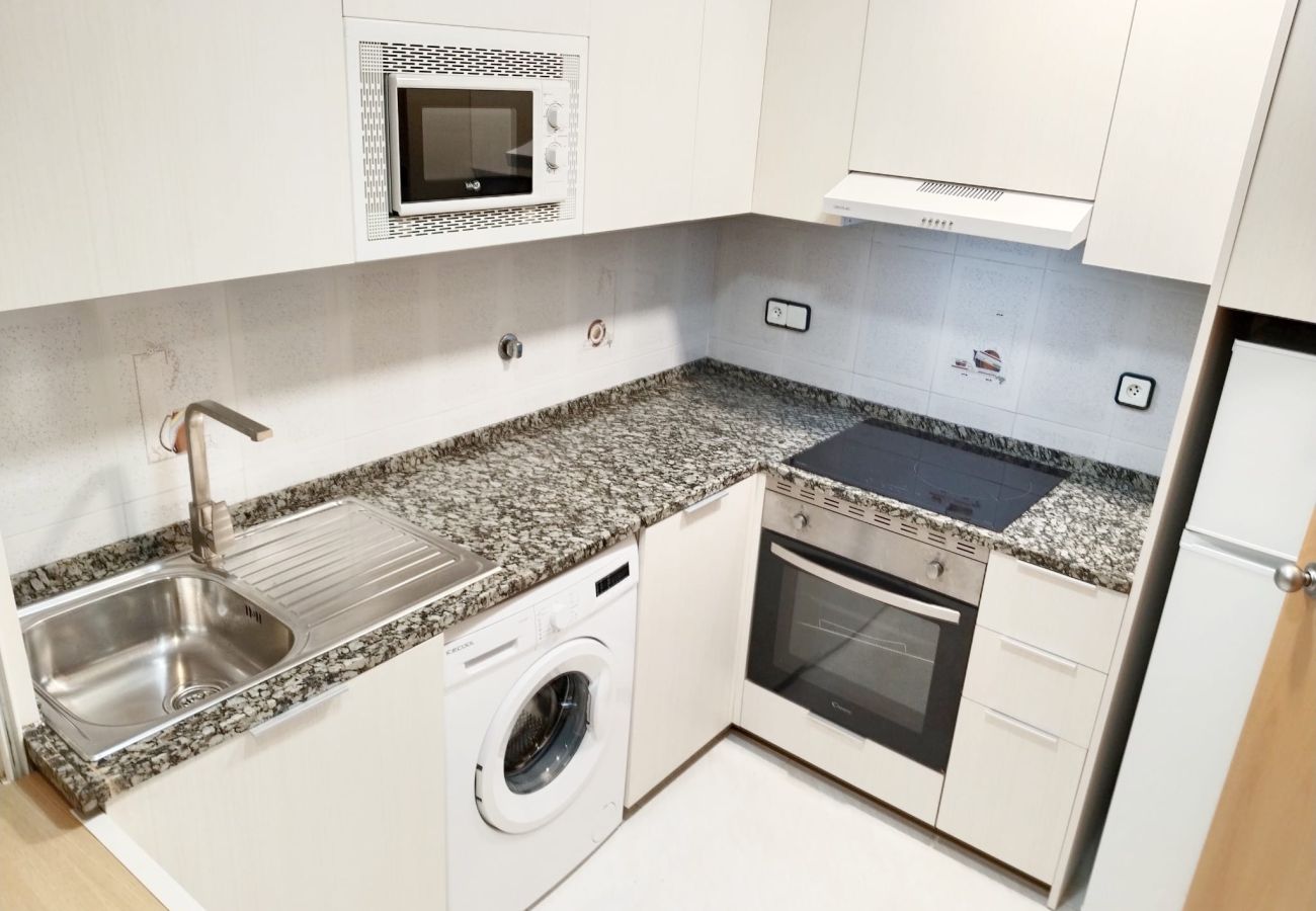 Apartment in Pineda de Mar - HomeHolidaysRentals Caliz - Costa Barcelona