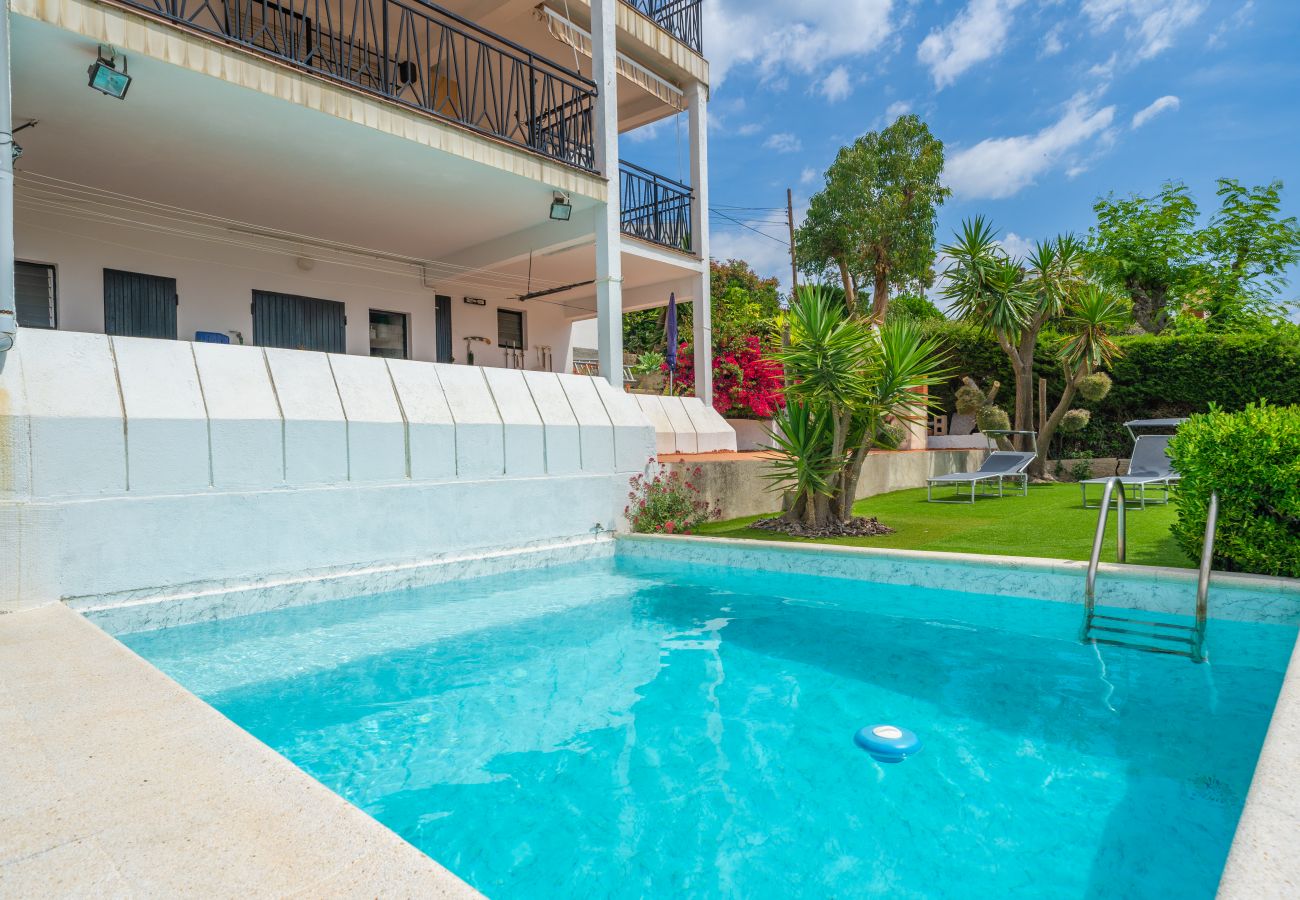 Villa in Santa Susana - HomeHolidaysRentals Himalaia - Costa Barcelona