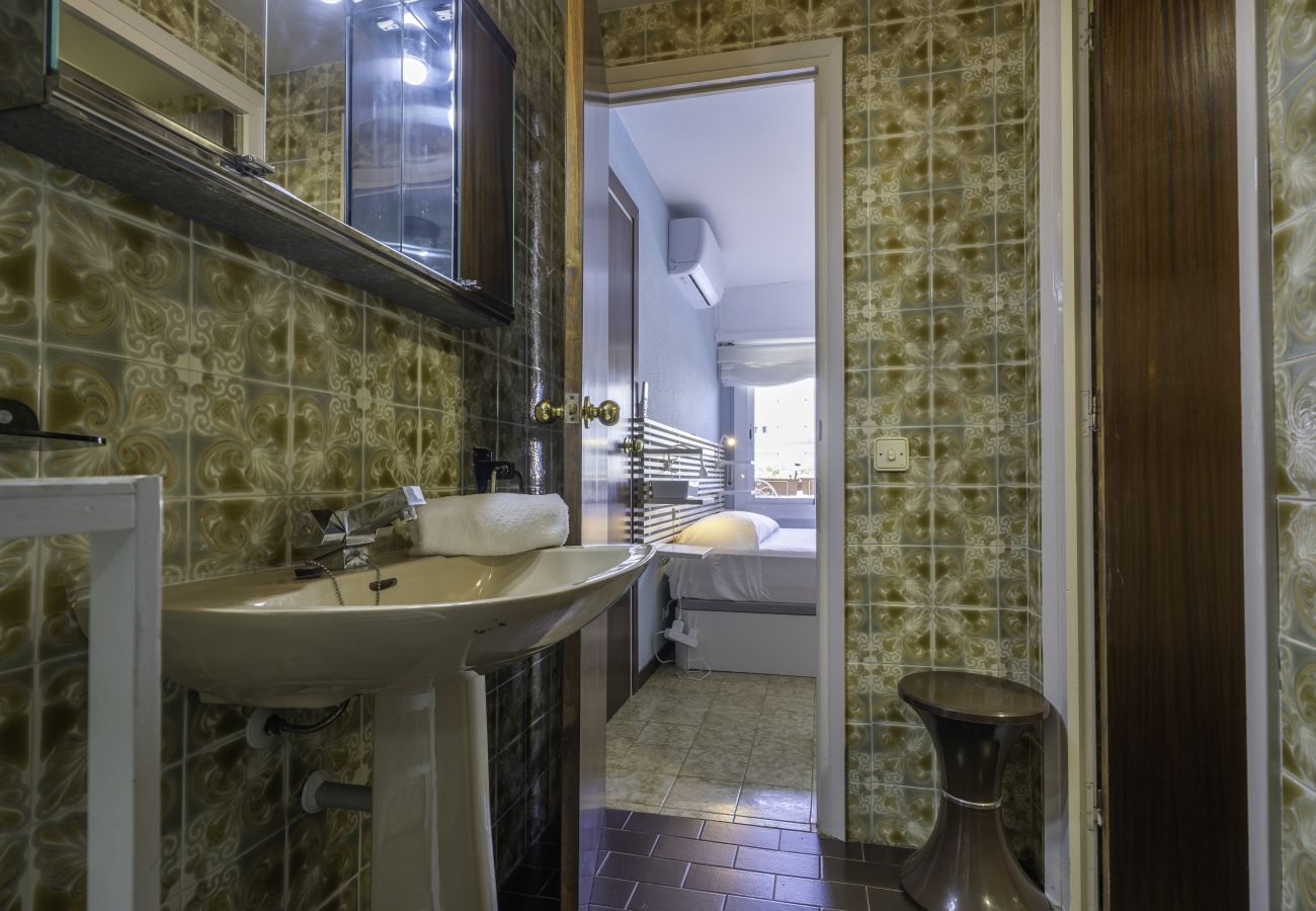 Apartment in Pineda de Mar - HomeHolidaysRentals Singular  - Costa Barcelona