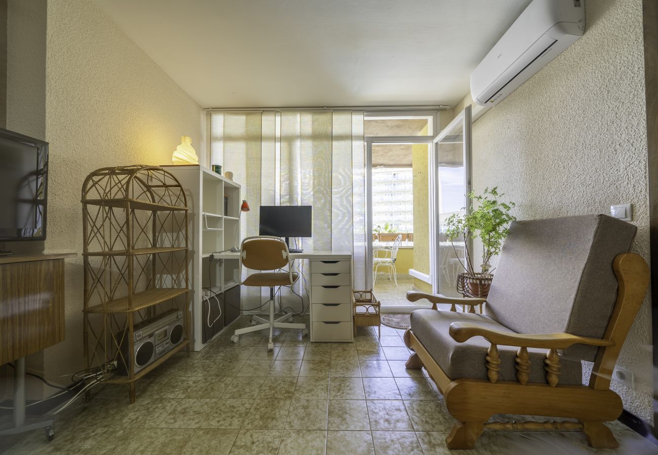 Apartment in Pineda de Mar - HomeHolidaysRentals Singular  - Costa Barcelona