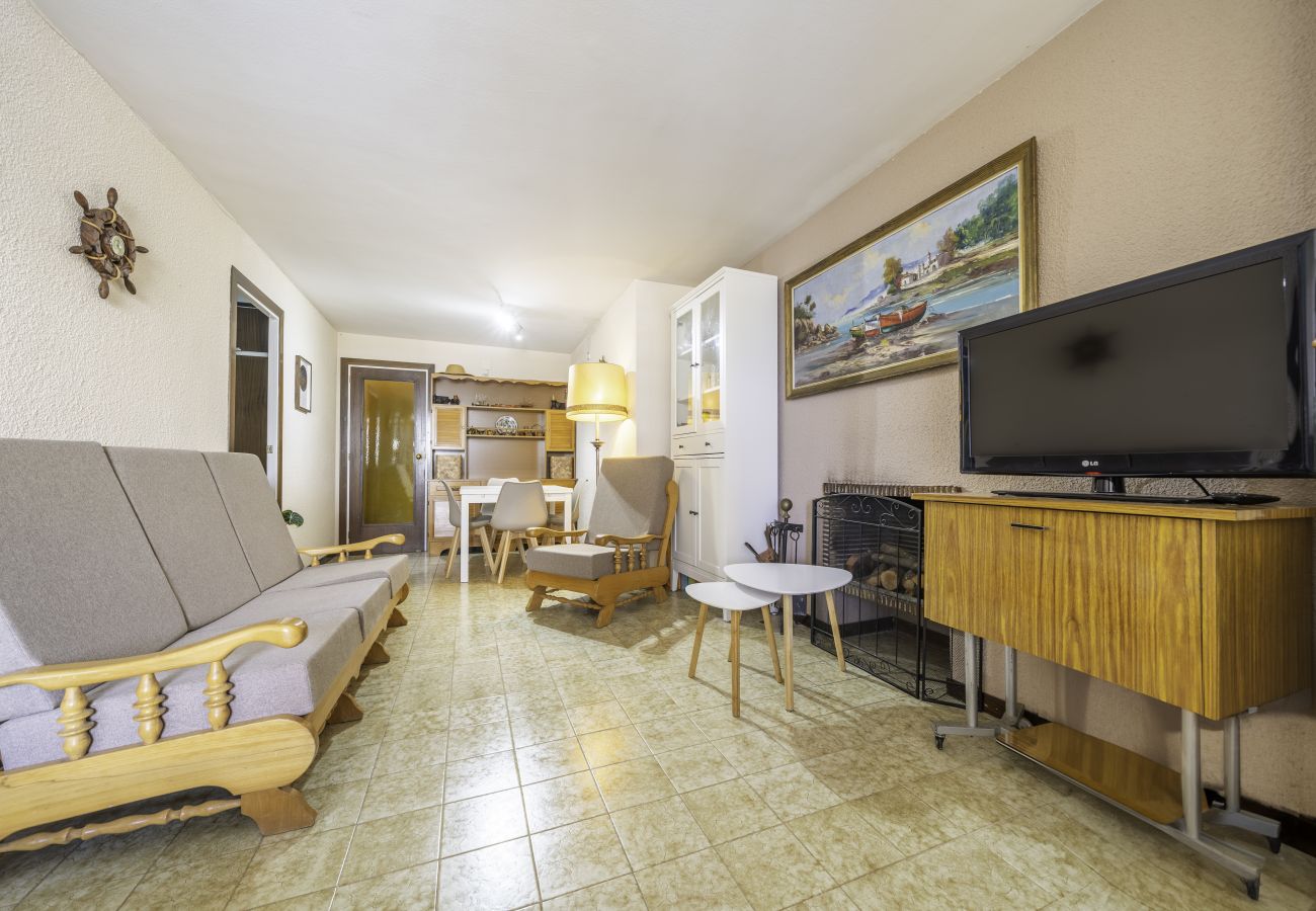 Apartment in Pineda de Mar - HomeHolidaysRentals Singular  - Costa Barcelona