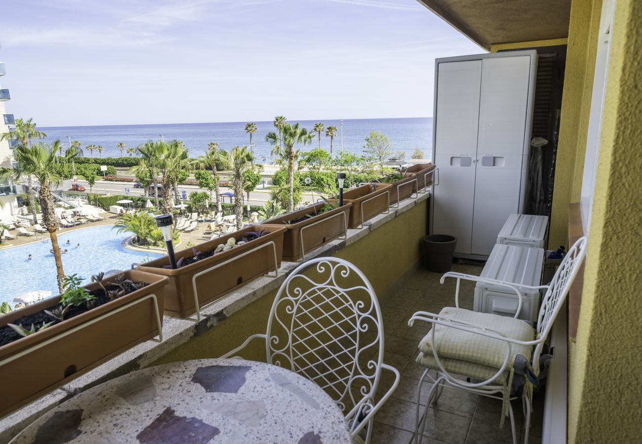 Apartment in Pineda de Mar - HomeHolidaysRentals Singular  - Costa Barcelona