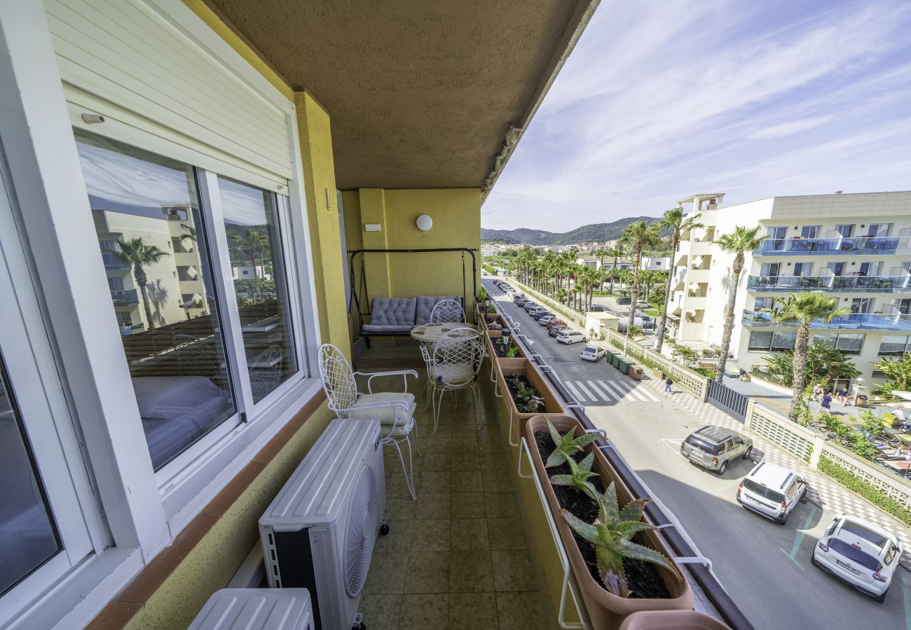 Apartment in Pineda de Mar - HomeHolidaysRentals Singular  - Costa Barcelona