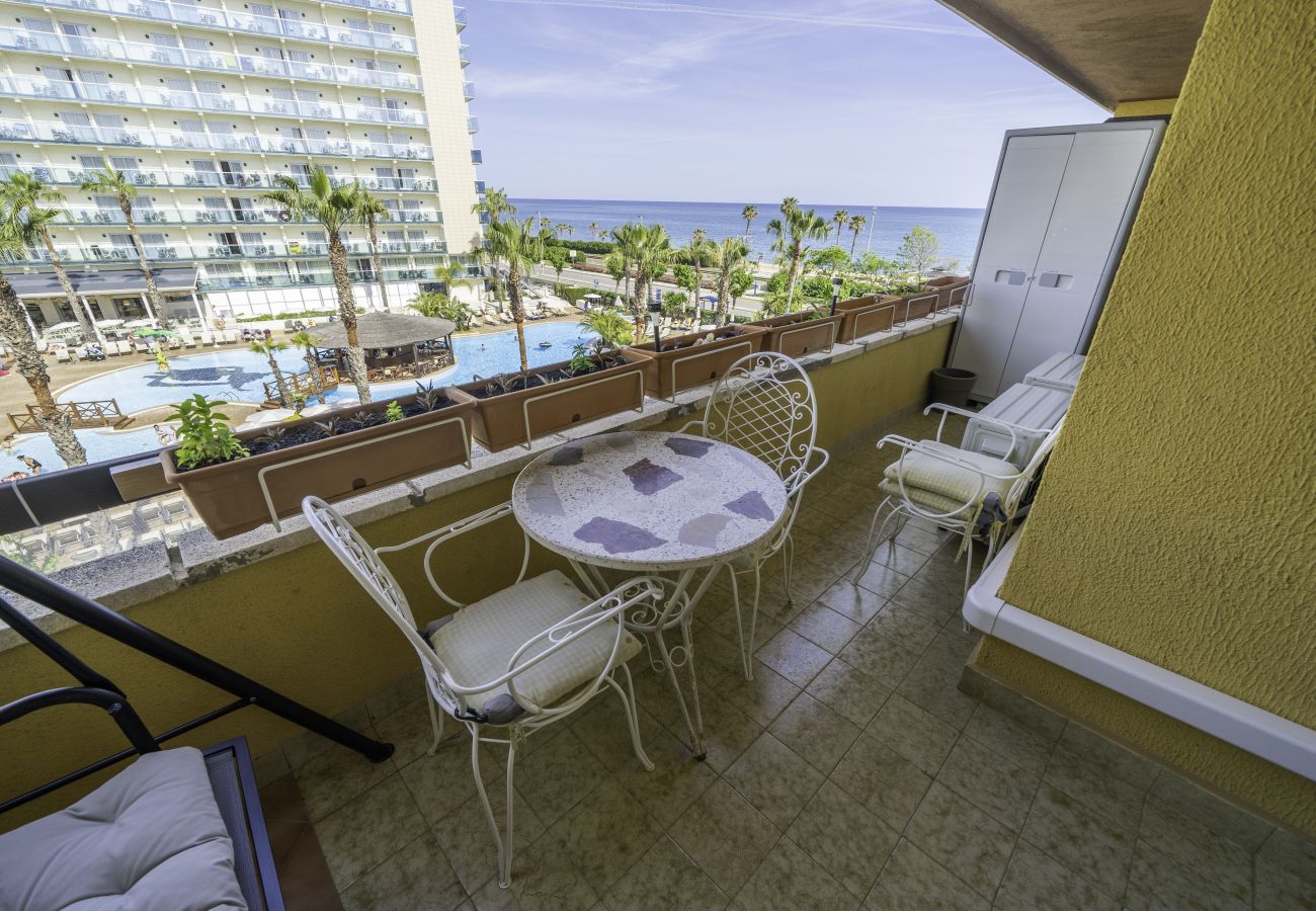Apartment in Pineda de Mar - HomeHolidaysRentals Singular  - Costa Barcelona