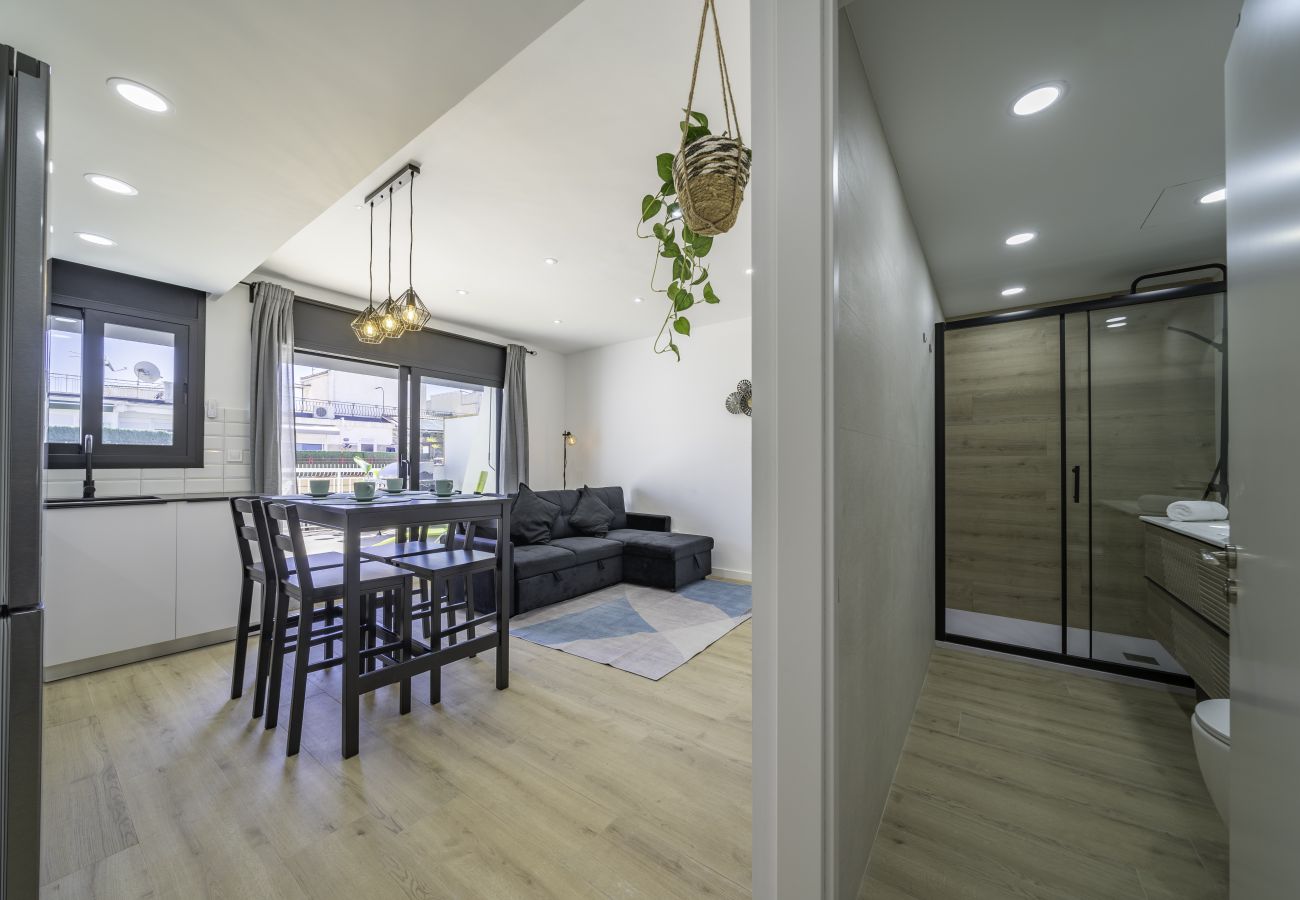 Apartment in Pineda de Mar - HomeHolidaysRentals Kala - Costa Barcelona
