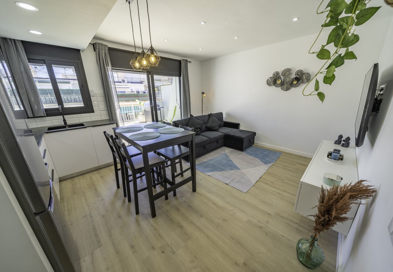 Apartment in Pineda de Mar - HomeHolidaysRentals Kala - Costa Barcelona