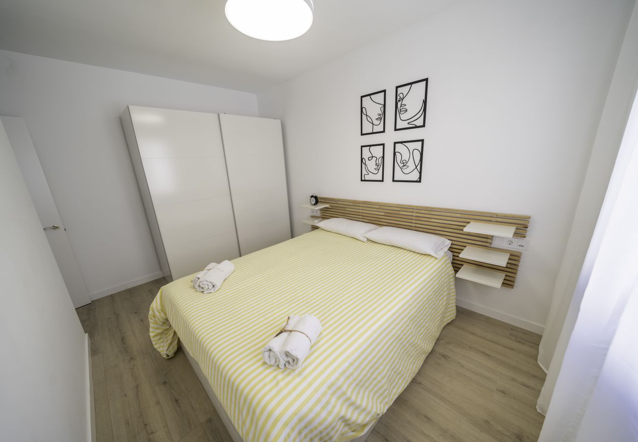 Apartment in Pineda de Mar - HomeHolidaysRentals Kala - Costa Barcelona
