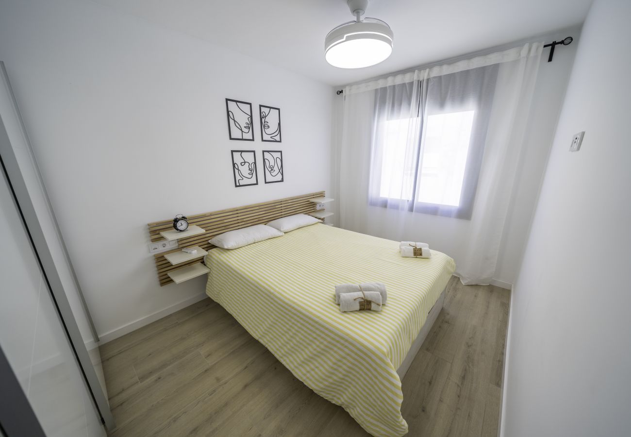 Apartment in Pineda de Mar - HomeHolidaysRentals Kala - Costa Barcelona