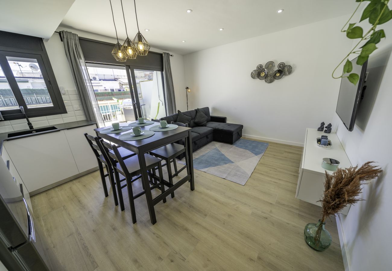Apartment in Pineda de Mar - HomeHolidaysRentals Kala - Costa Barcelona