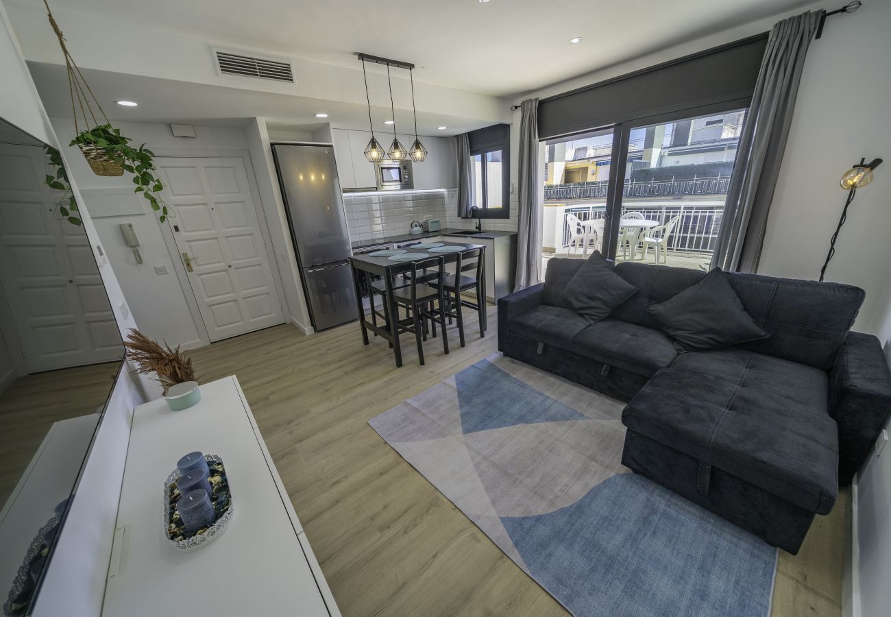 Apartment in Pineda de Mar - HomeHolidaysRentals Kala - Costa Barcelona