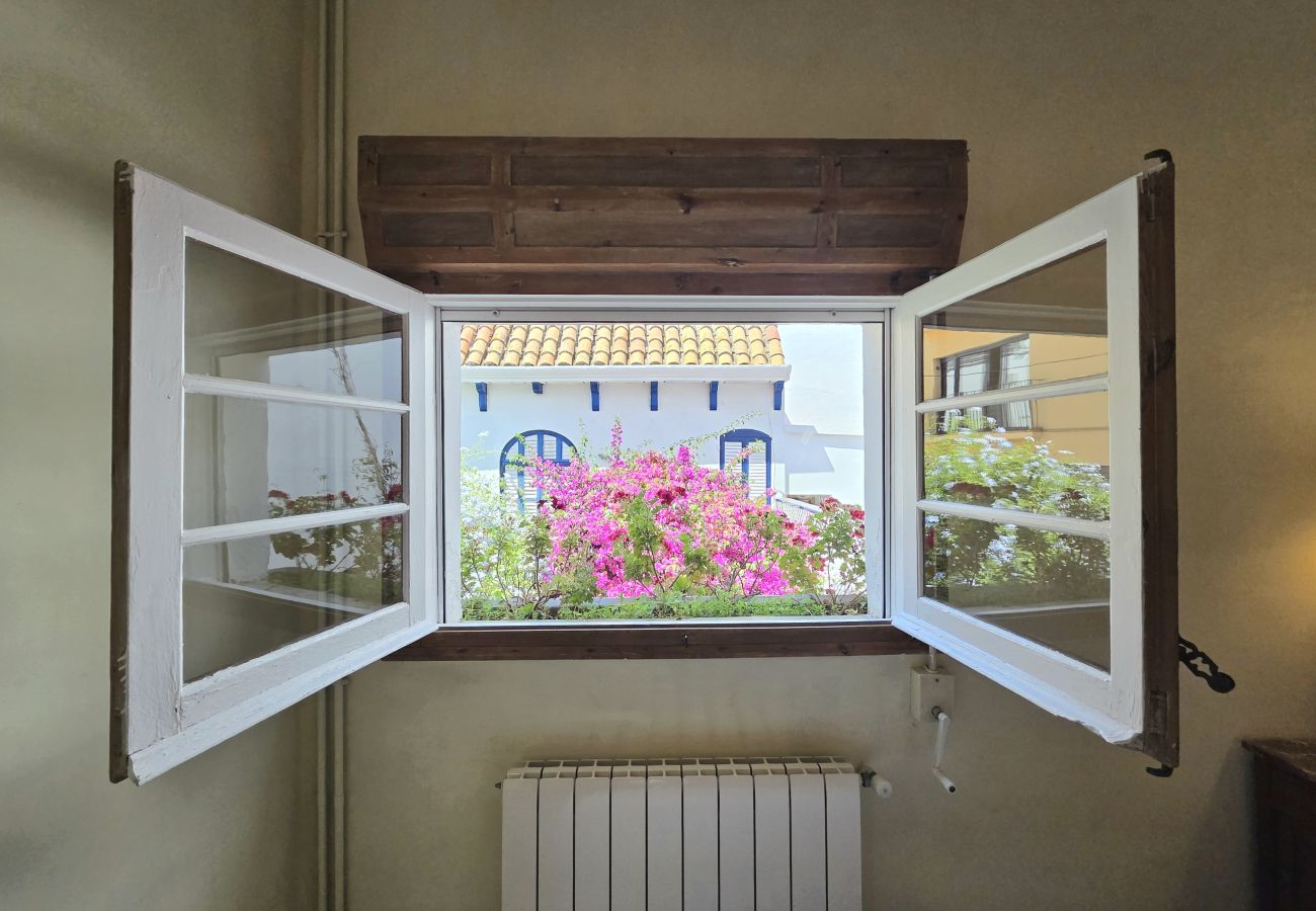 Townhouse in Sant Pol de Mar - HomeHolidaysRentals  Villa Mediterranea- Costa Bar