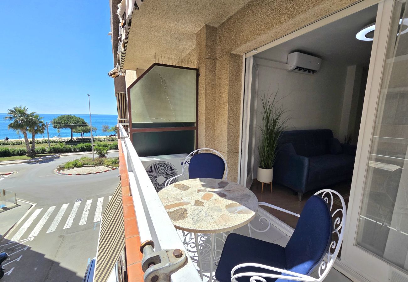 Apartment in Pineda de Mar - HomeHolidaysRentals Luka - Costa Barcelona