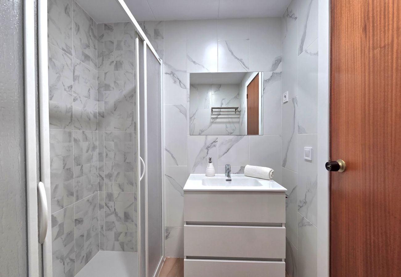 Apartment in Pineda de Mar - HomeHolidaysRentals Luka - Costa Barcelona
