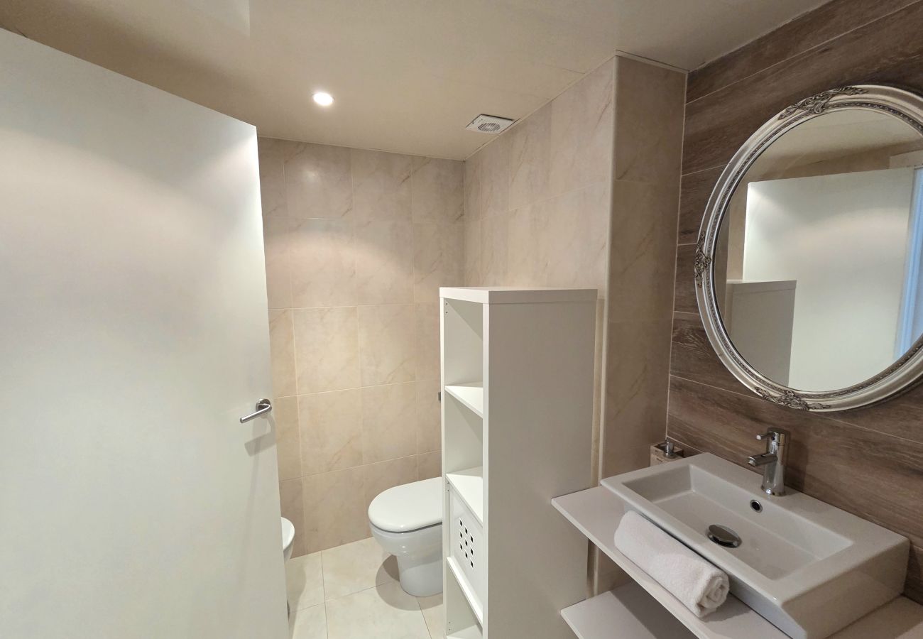 Apartment in Pineda de Mar - HomeHolidaysRentals Eloise Costa Barcelona.